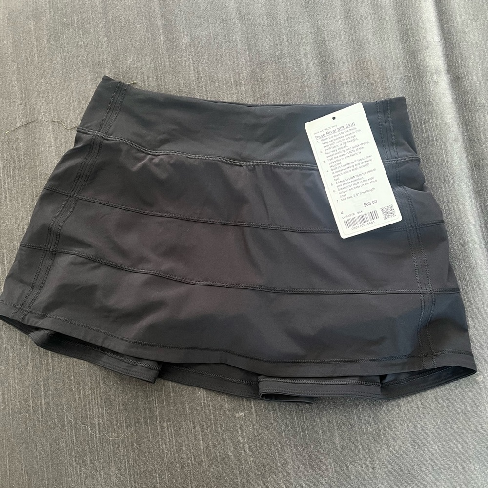 Lululemon’s pace rival black skirt sz 4 NWT